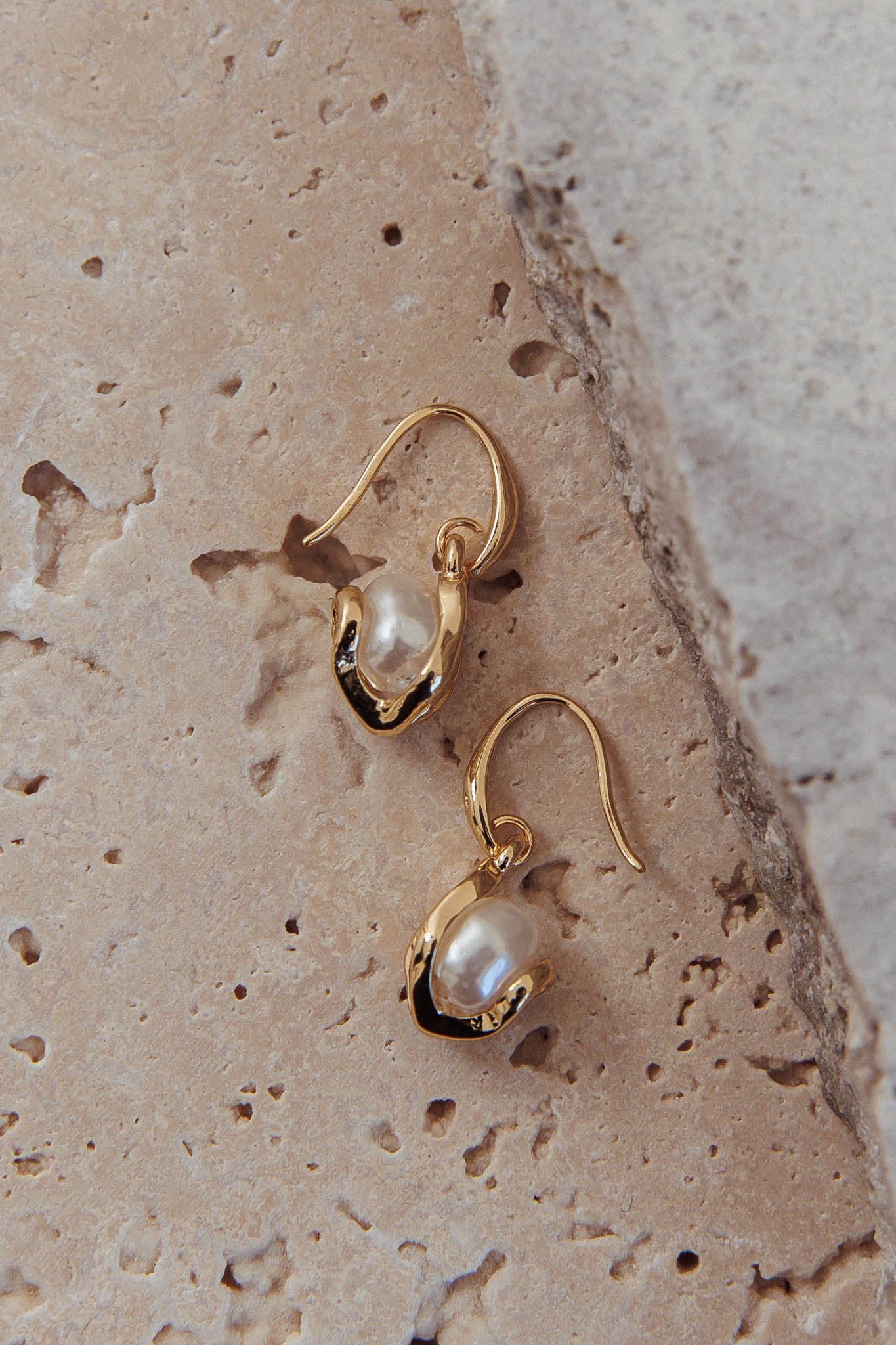 Saralee Pearl Drop Earrings Gold/Pearl - Image 2