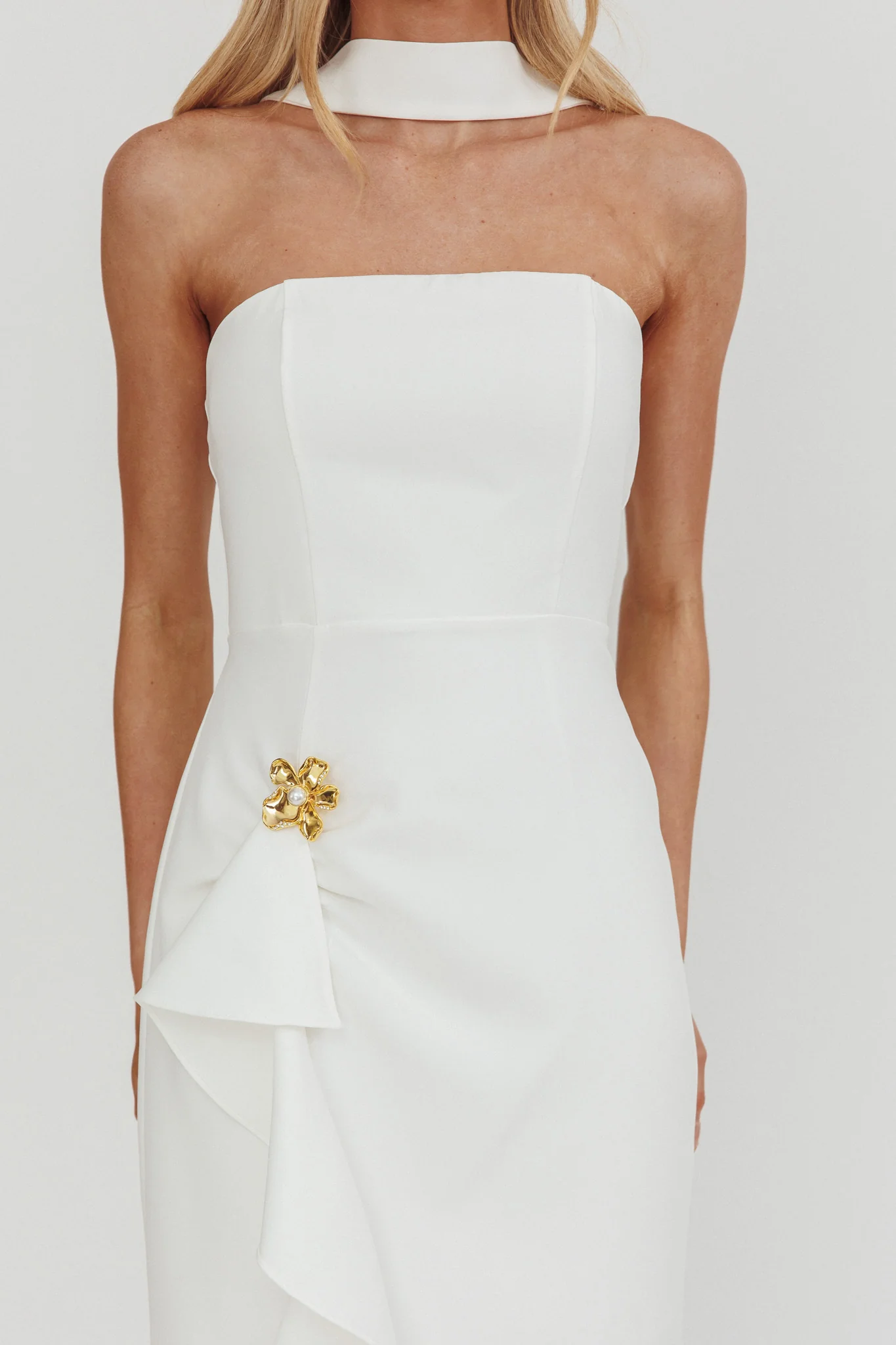 Selora Strapless Ruffle Maxi Dress White - Image 3