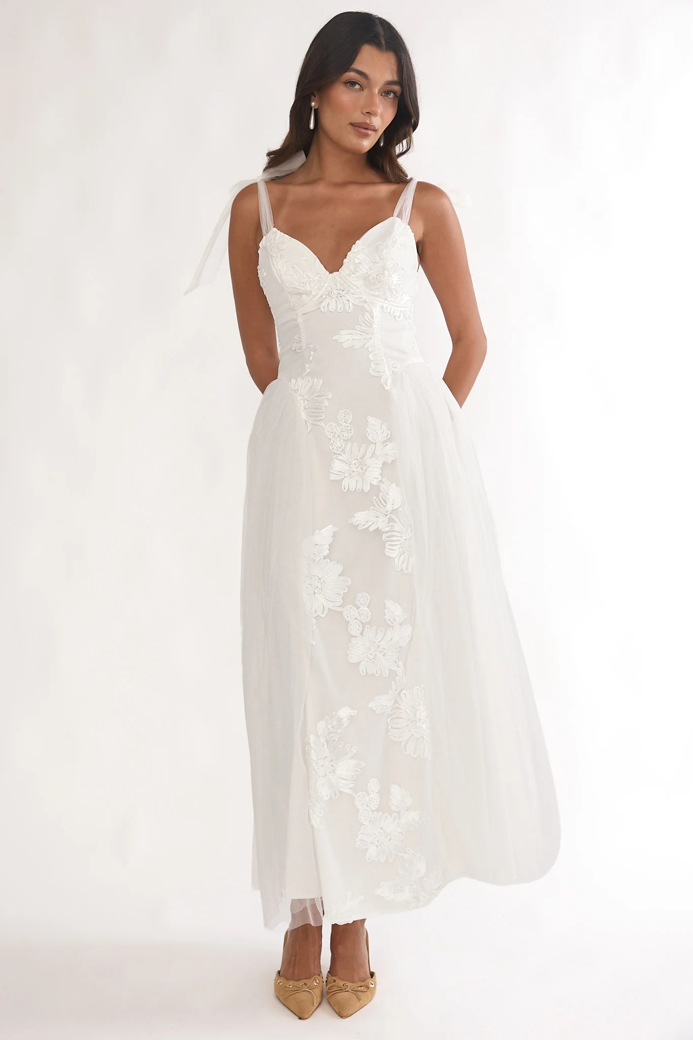 Serifine Floral Embellished Bow Maxi Dress White - Image 4