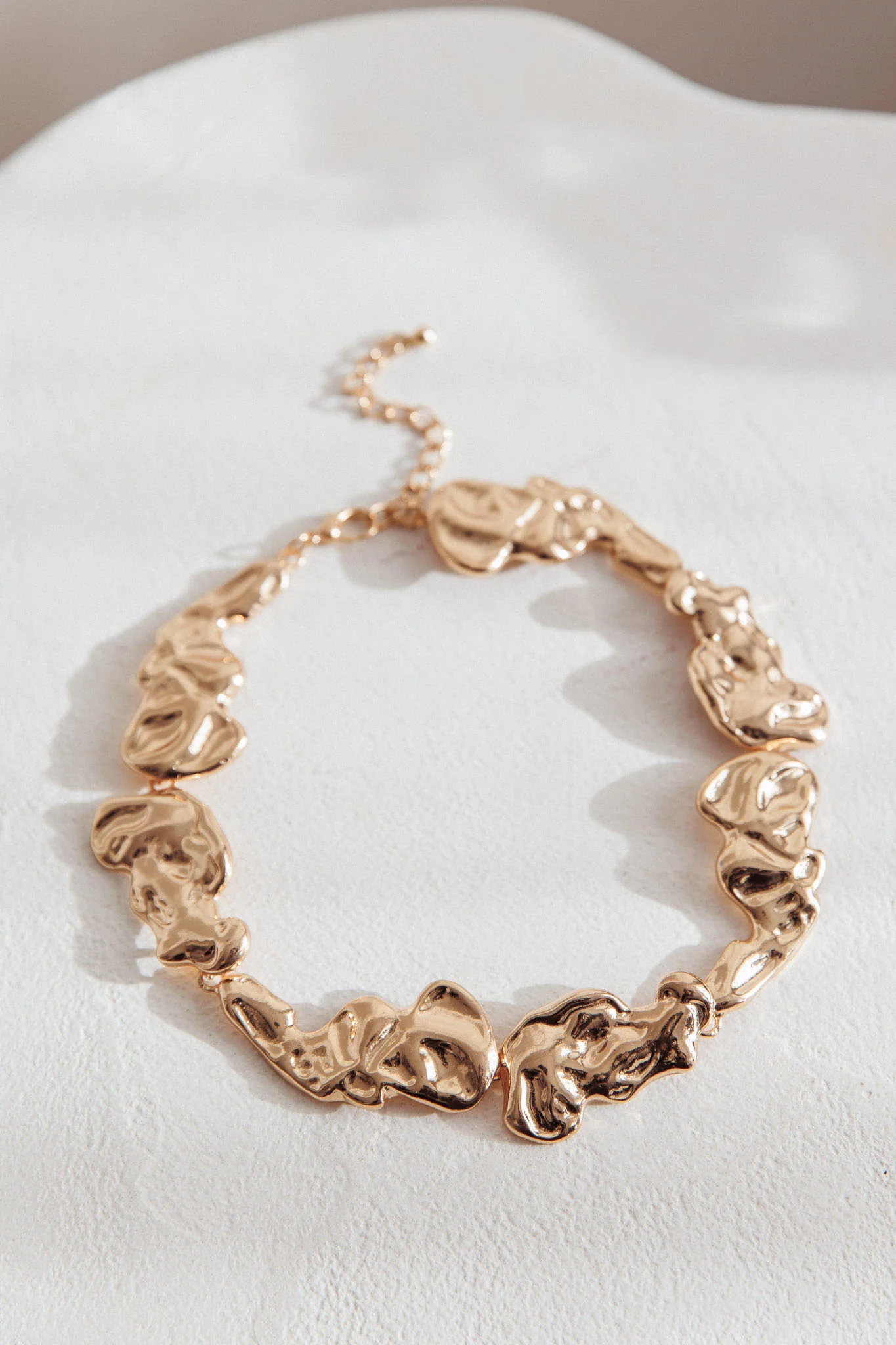 Seronique Textured Necklace Gold - Image 2