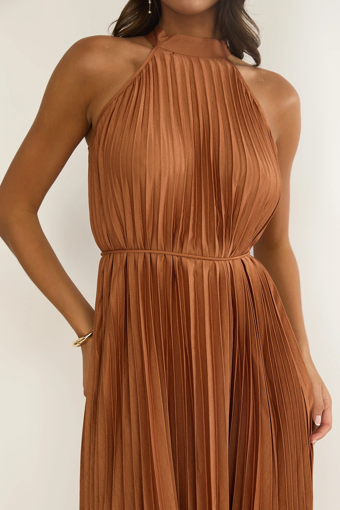 Sharaya Accordion Pleat Midi Dress Mocha - Image 3