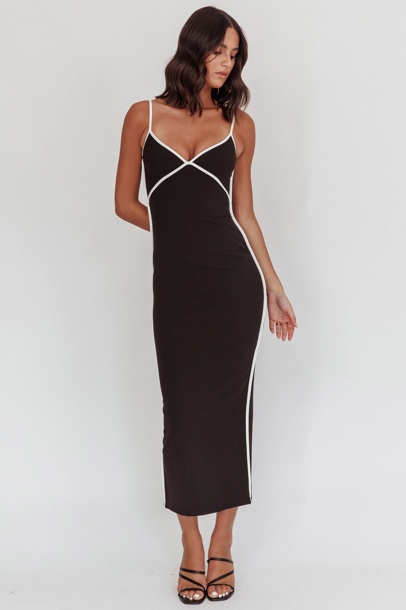 She's A Mystery Piping Trim Maxi Dress Black - Image 4