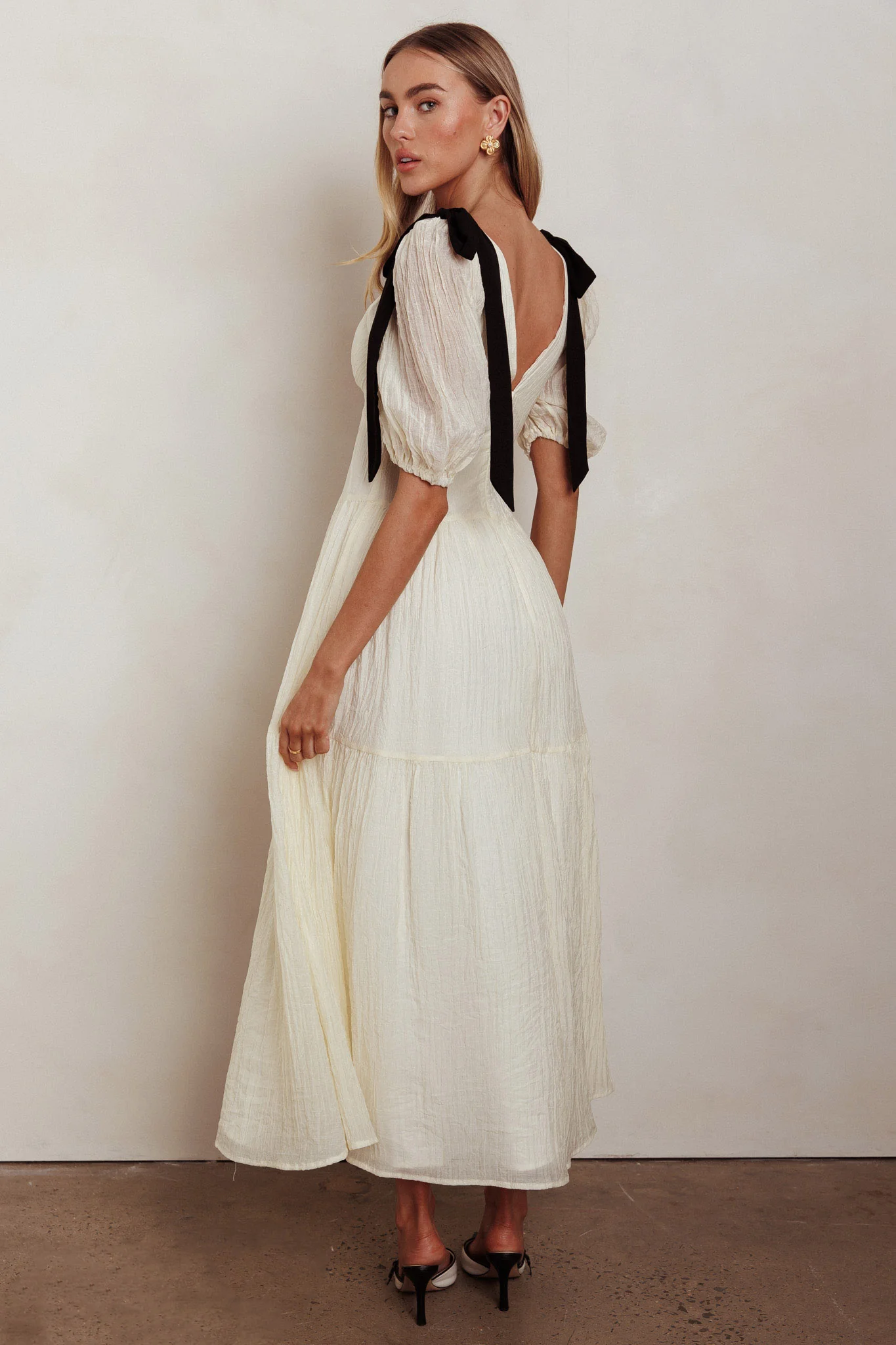 Sinta Bow Shoulder Puff Sleeve Maxi Dress Cream - Image 3