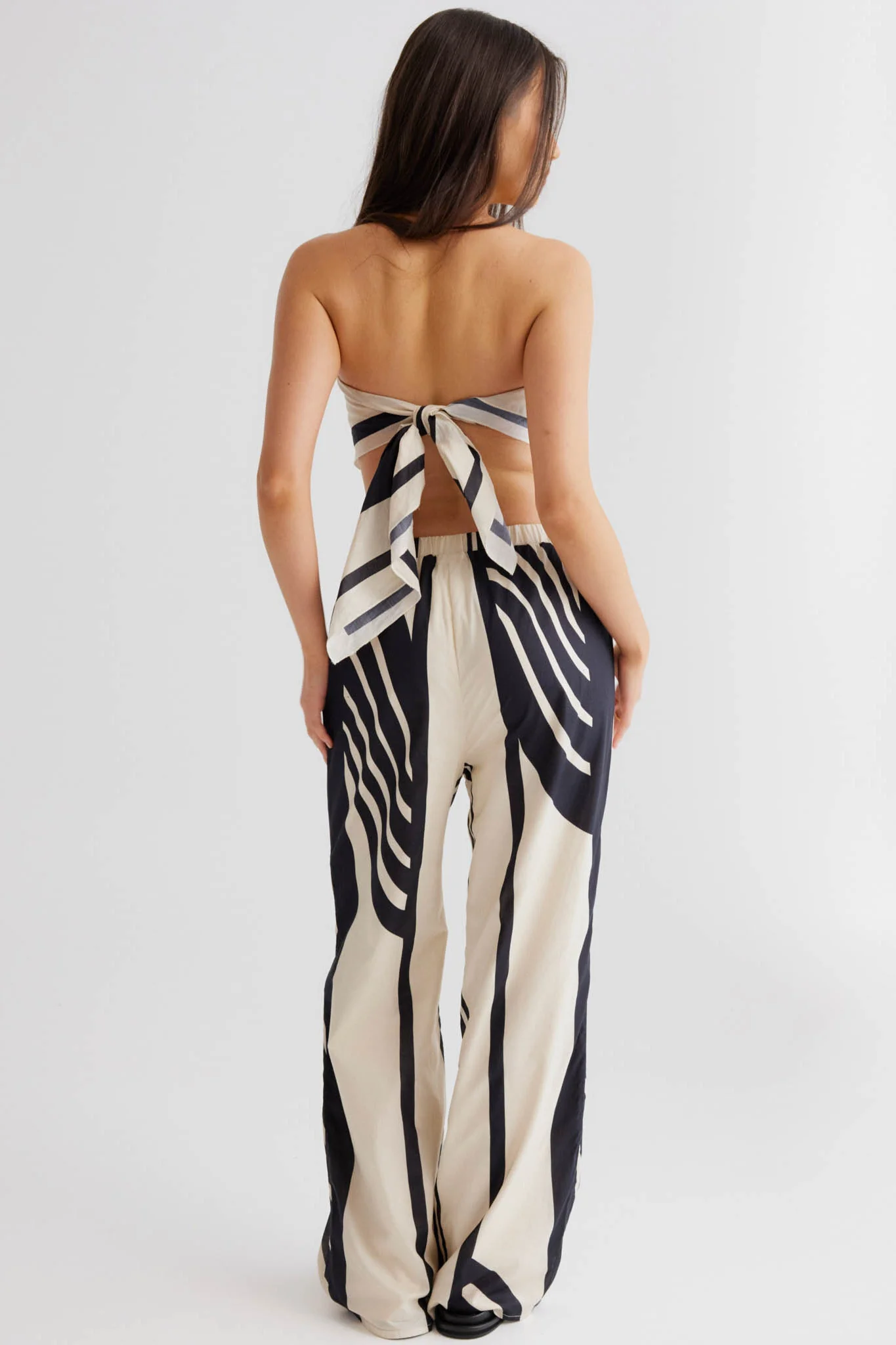 SNDYS Alba Wrap Black Print - Image 4