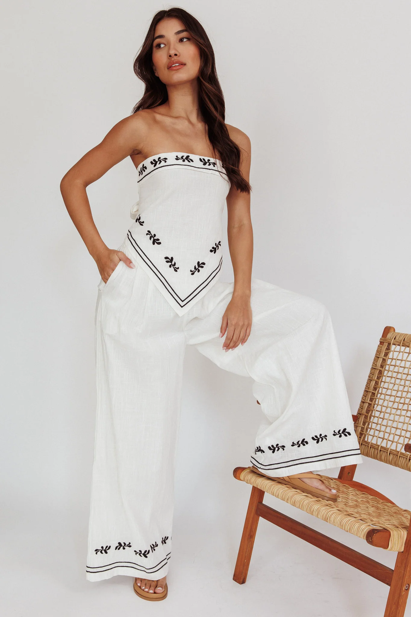 Sought After Wide-Leg Pocket Pants Off White - Image 7