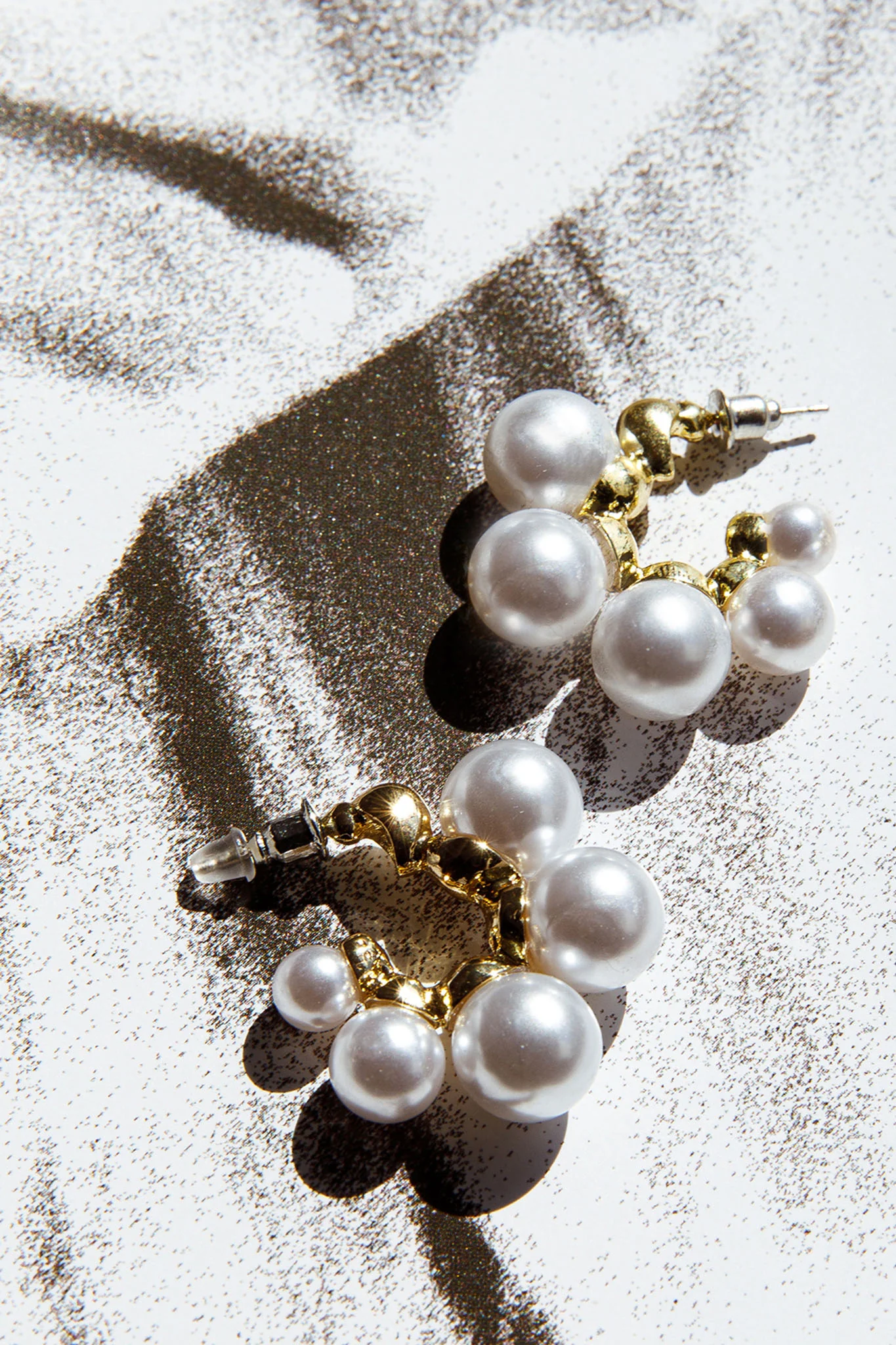 St Tropez Pearl Hoop Earrings Gold - Image 2