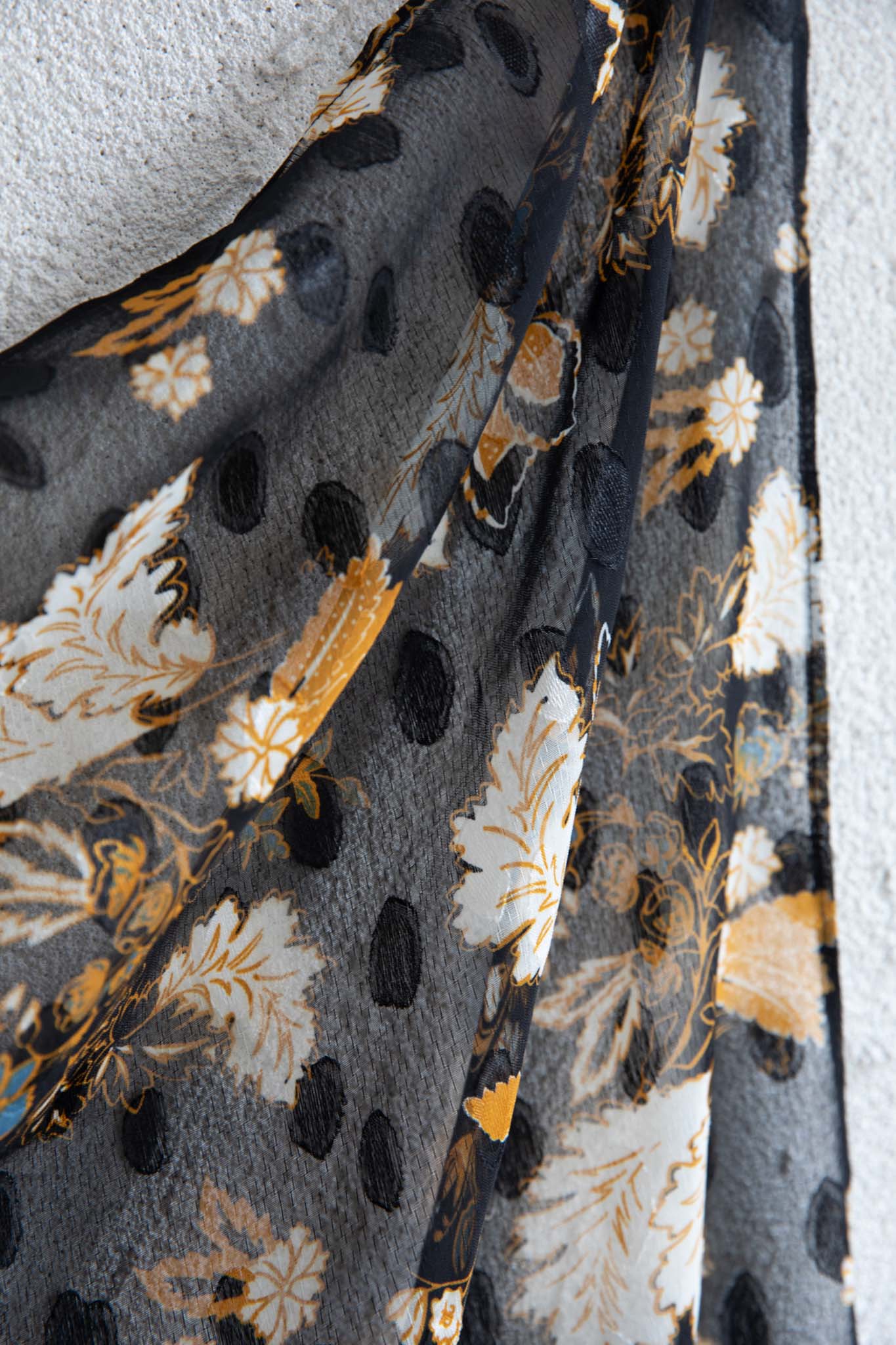 Sundaze Square Scarf Floral Black - Image 3