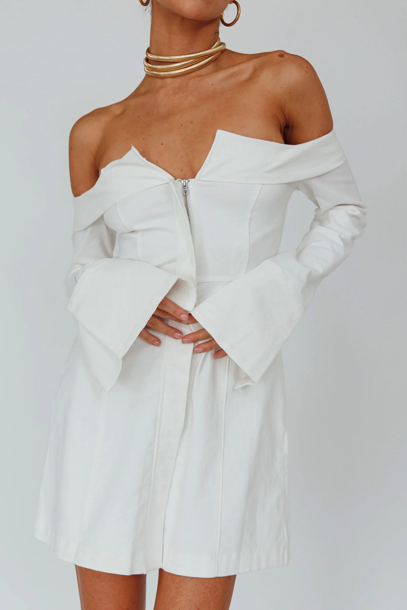 Tamra Long Sleeve Off-Shoulder Zip Dress White - Image 4