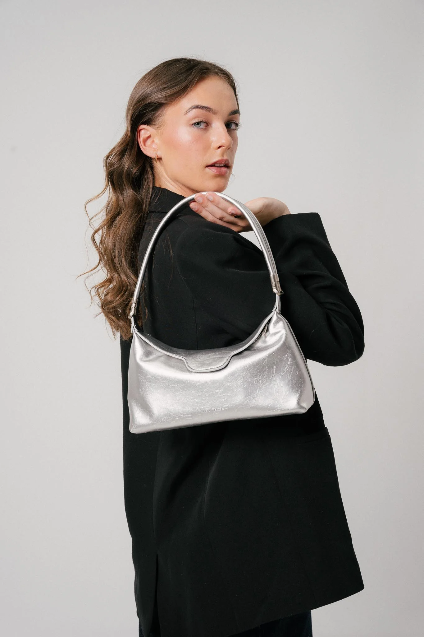 TEN TONES Aurelia Hobo Bag Silver - Image 3
