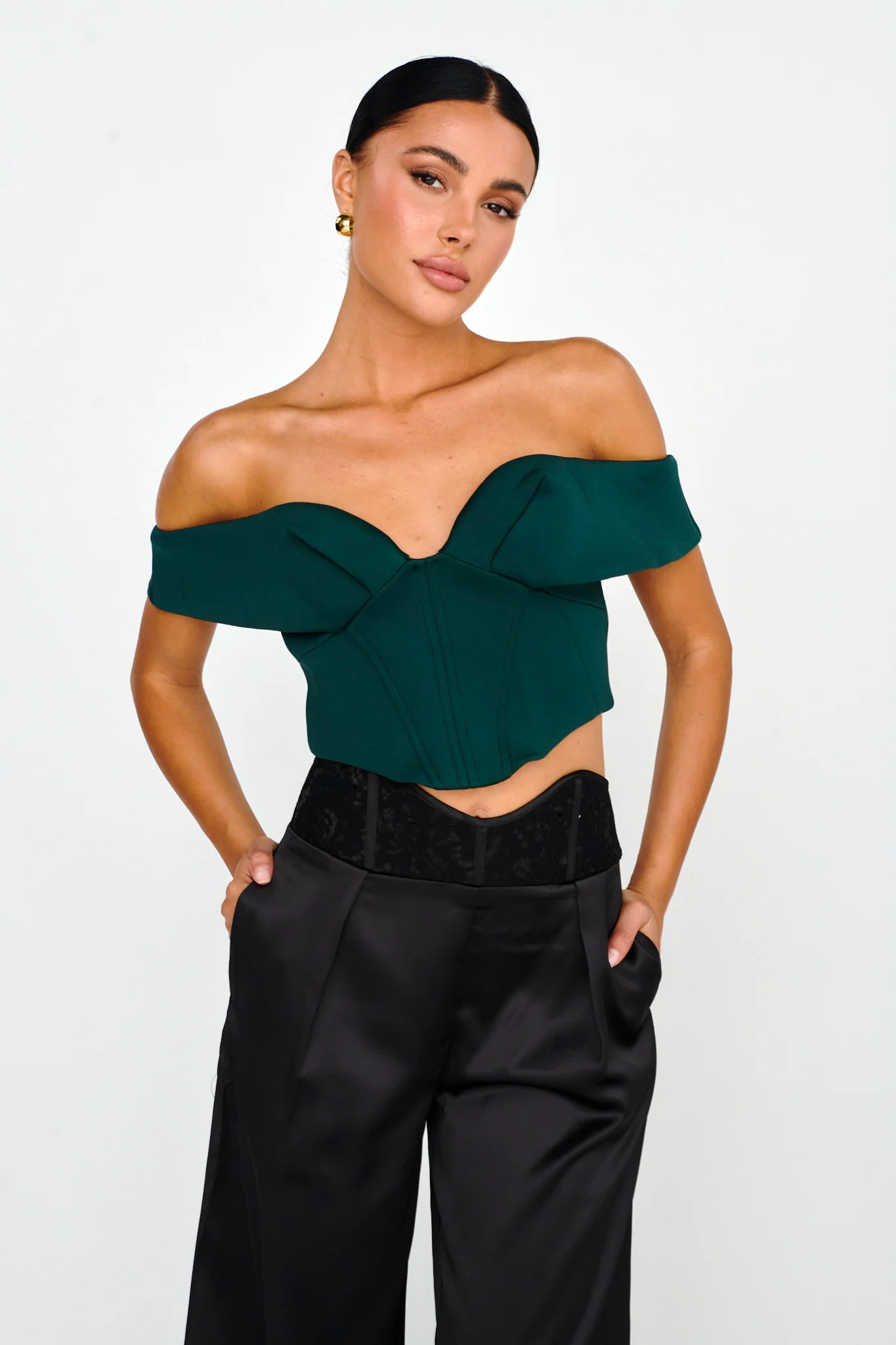 Tenicka Off-Shoulder Crop Top Hunter - Image 5
