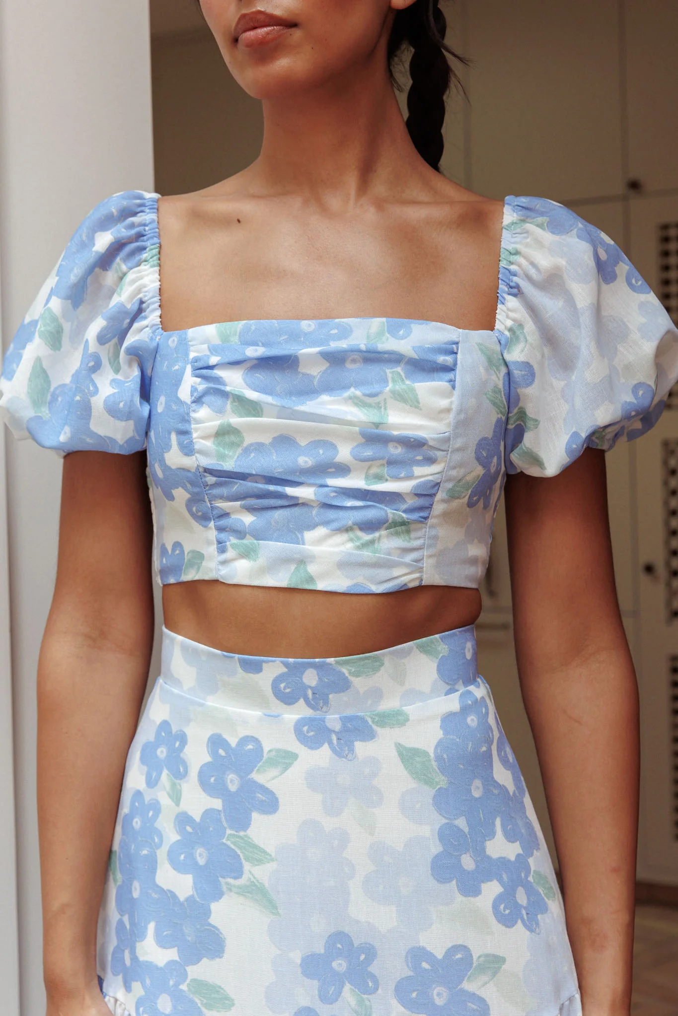 The Moment Puff Sleeve Crop Top Floral Blue - Image 4