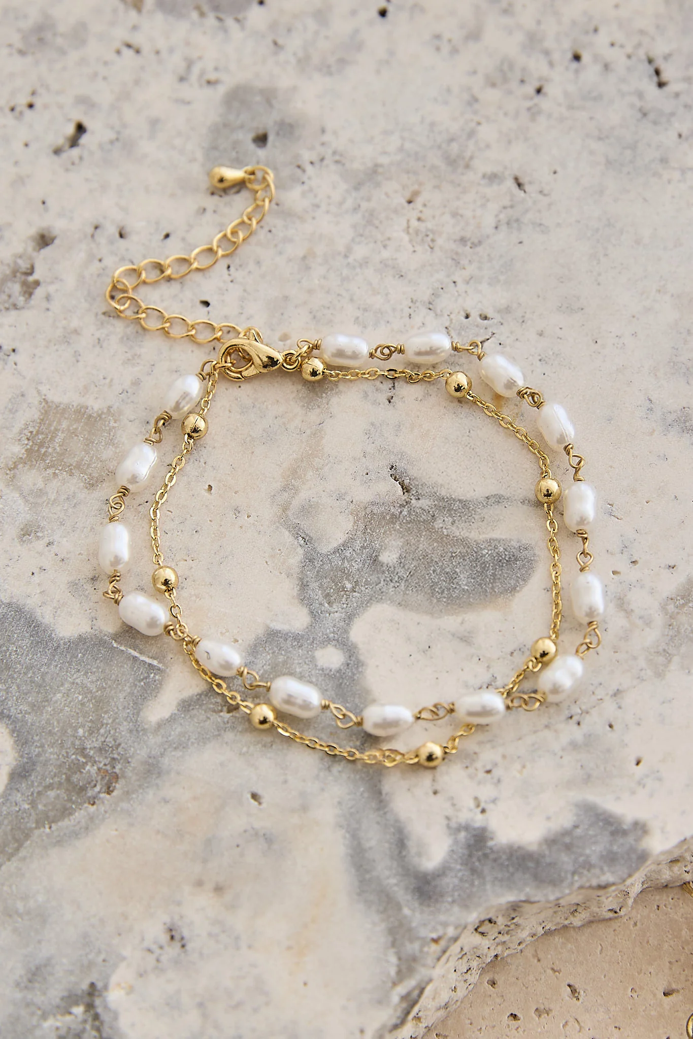 Tinsley Double Strand Bracelet Gold/Pearl - Image 2