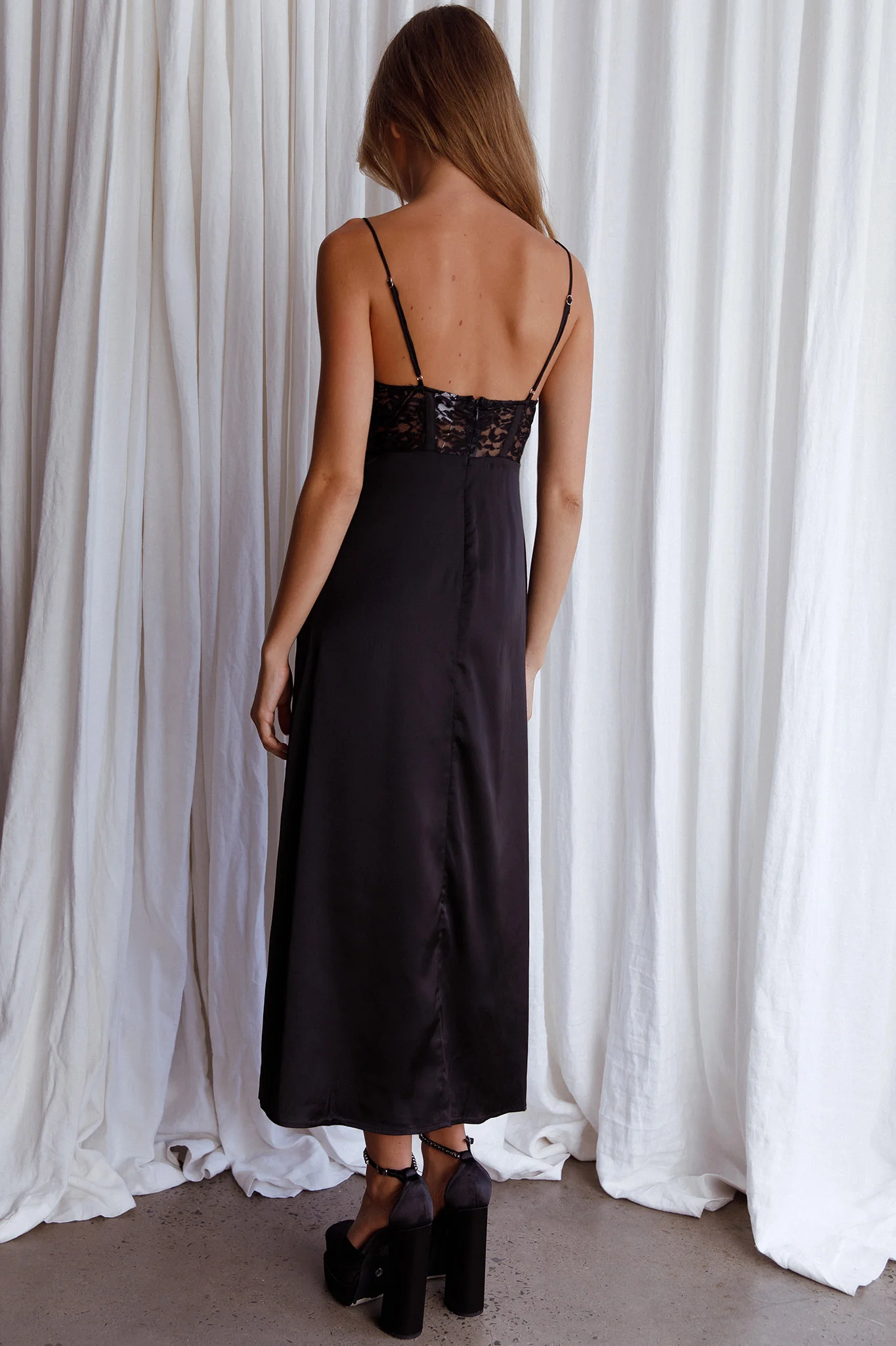 Trophy Lace Bodice Midi Dress Black - Image 2