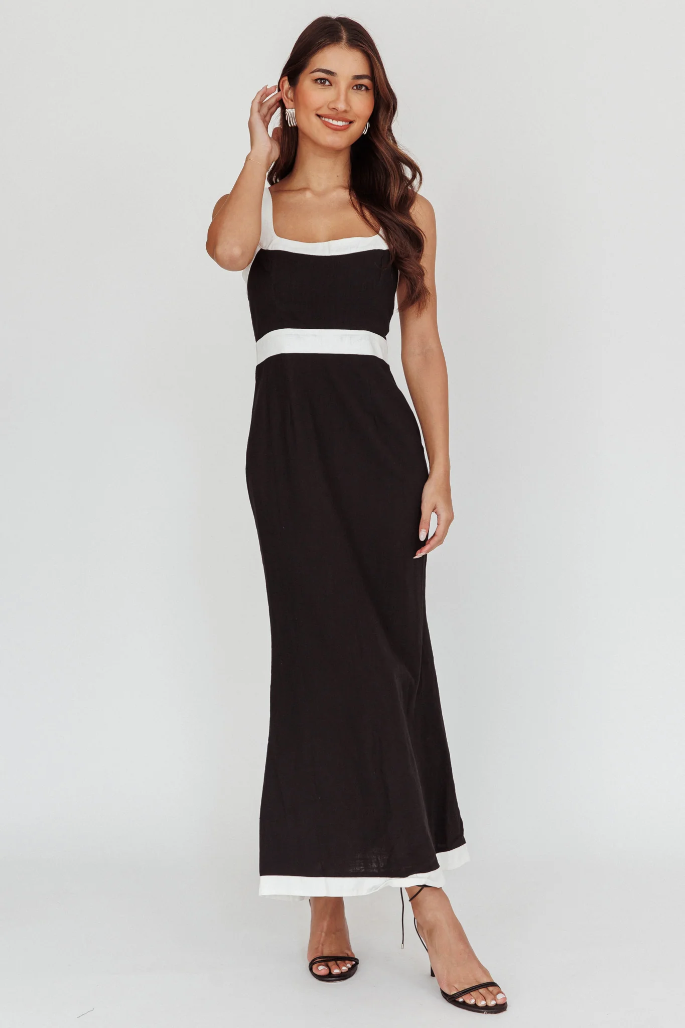 Trust Contrast Maxi Dress Black - Image 3