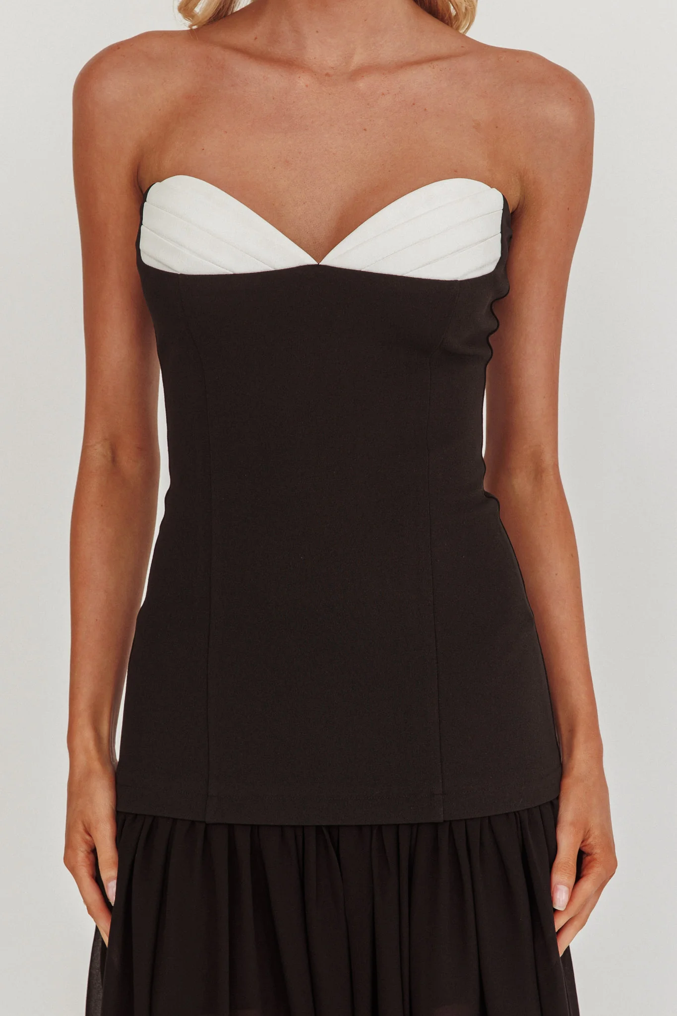 Unspoken Sweetheart Neckline Sheer Hem Maxi Dress Black - Image 3