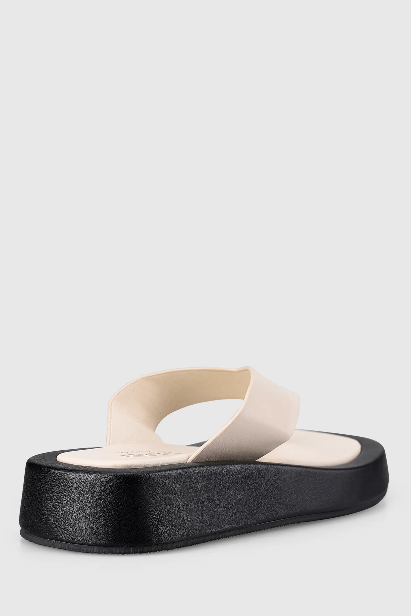 VERALi Boucer II Flatform Thongs Bone Smooth - Image 4