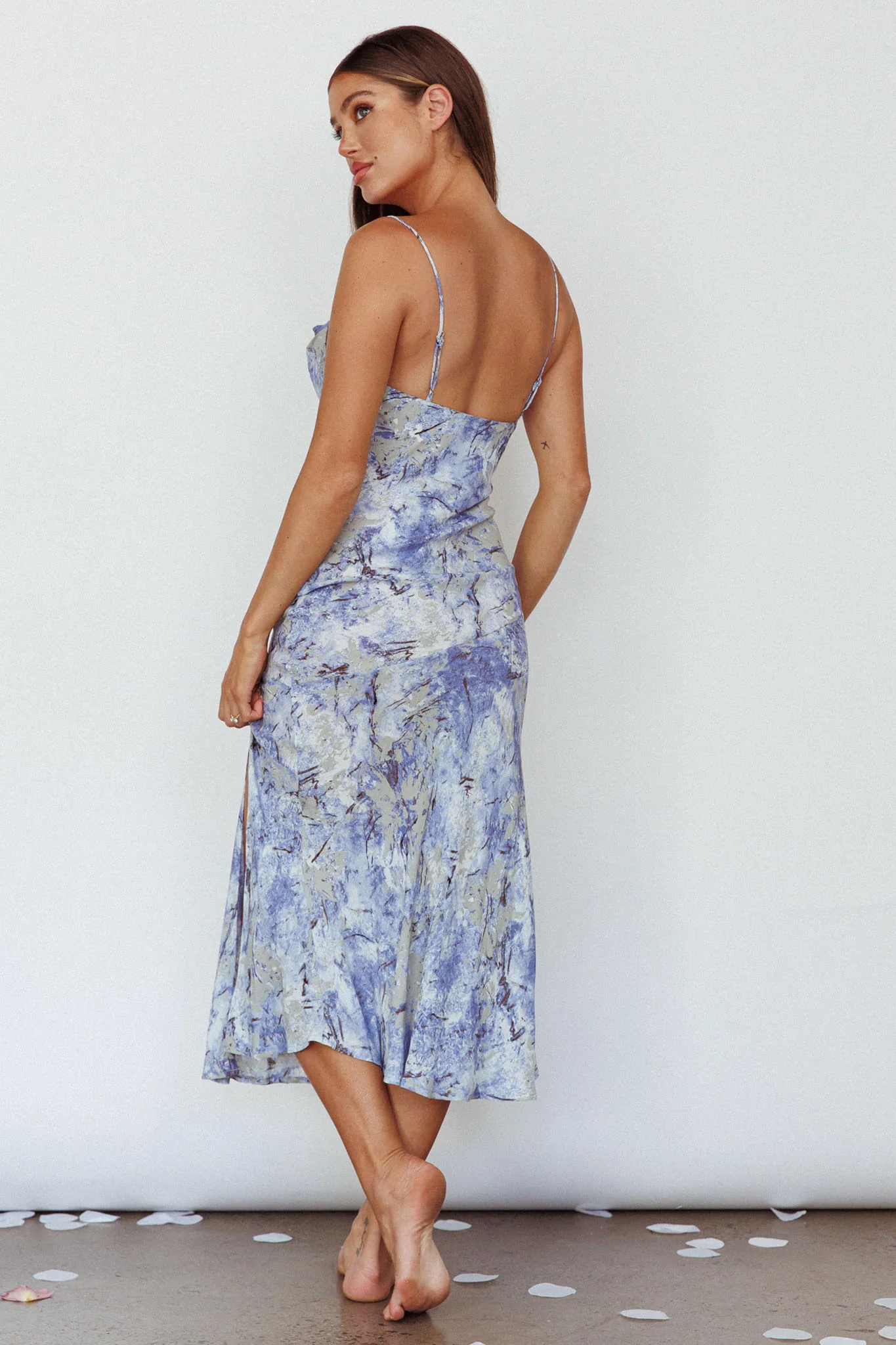 Well Versed Pleated Bust Front Split Dress Marble Print Blue - Image 2