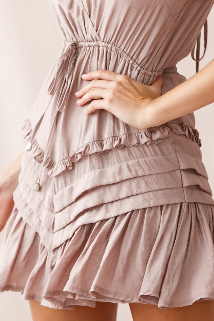 Willah Pintuck And Frill Detail Drawstring Dress Mocha - Image 4