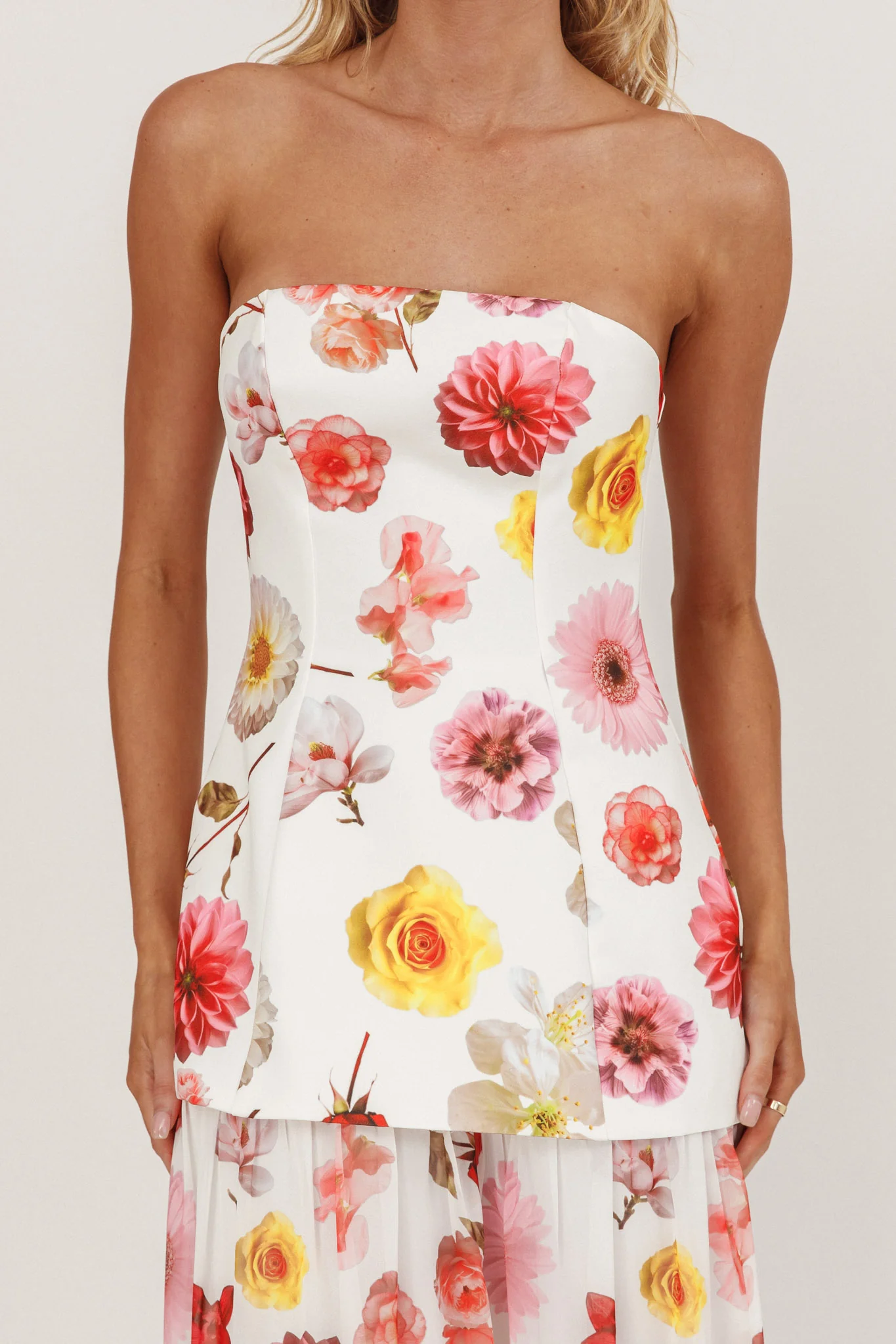 Wilma Flowy Hem Strapless Maxi Dress Floral - Image 3