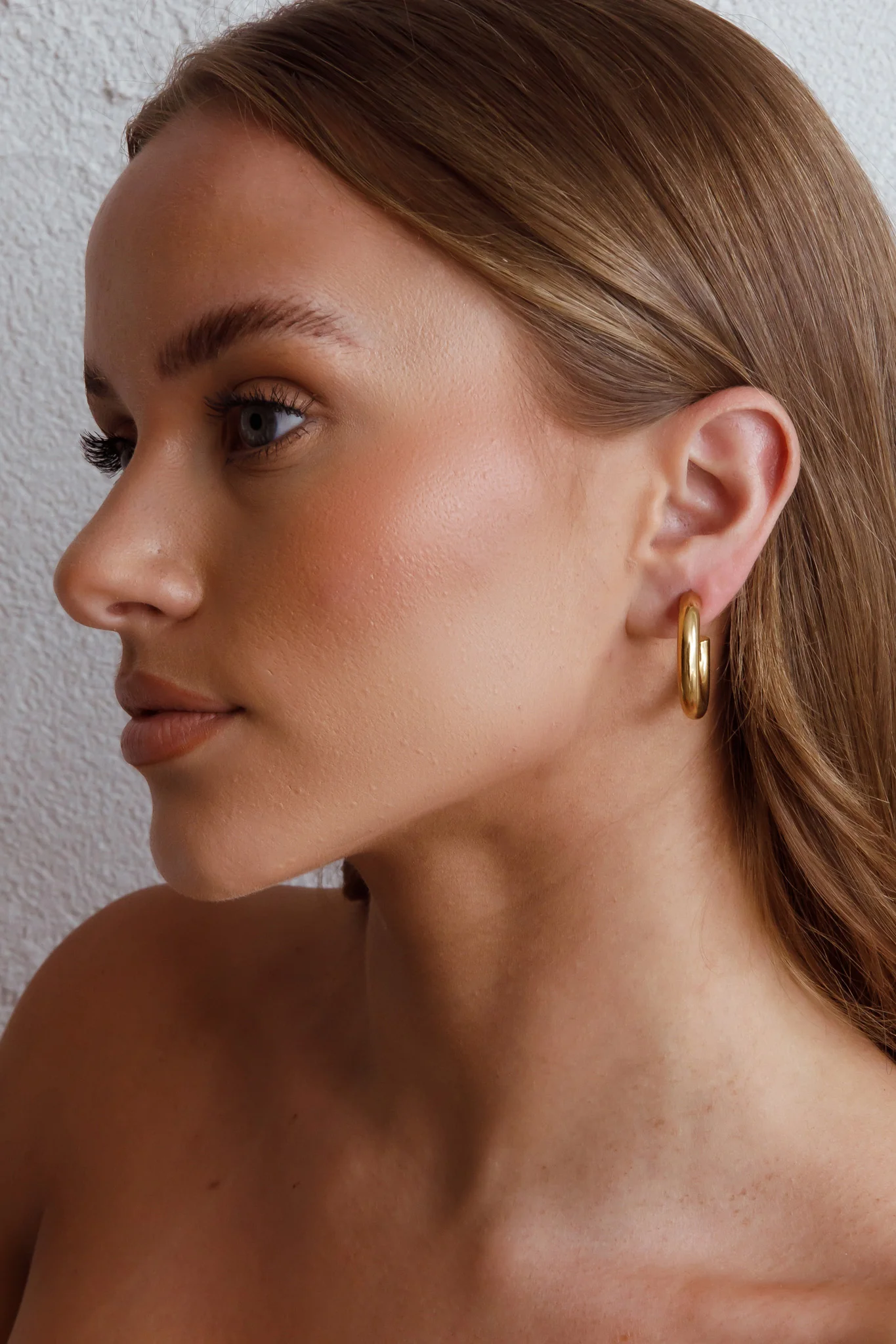 Zayda Open Hoop Earrings Gold - Image 2