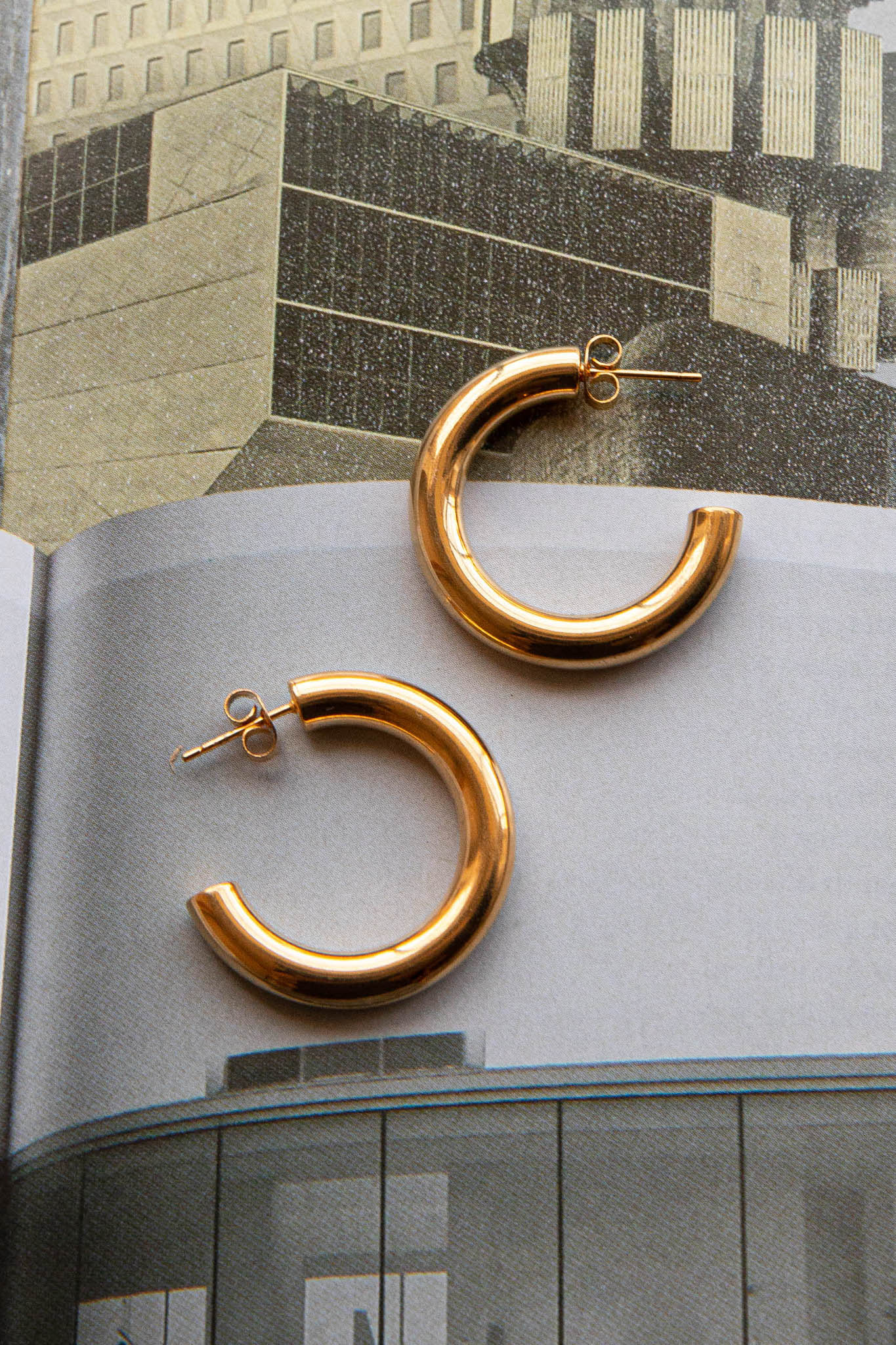 Zayda Open Hoop Earrings Gold - Image 3