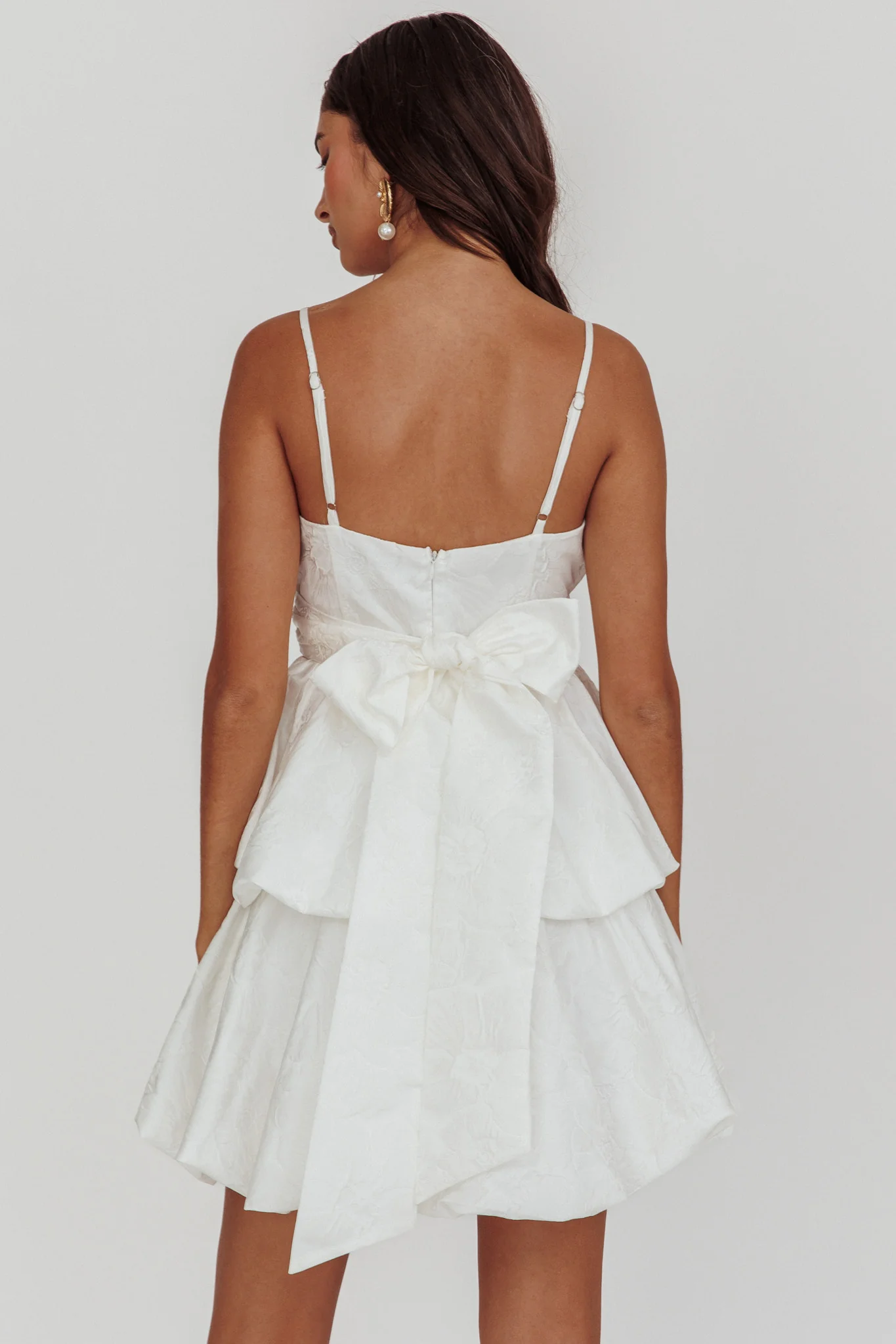 Zilara Bubble Hem Bow Mini Dress Jacquard White - Image 2